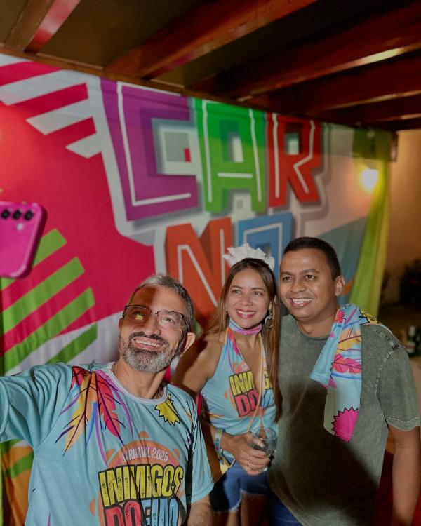 Deputado Dr. Francisco Costa participa do carnaval de Floriano em clima de alegria e reencontros(Imagem:Reprodu&ccedil;&atilde;o/Facebook)