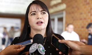 Teresa Britto destina recursos para testagem de profissionais de saúde