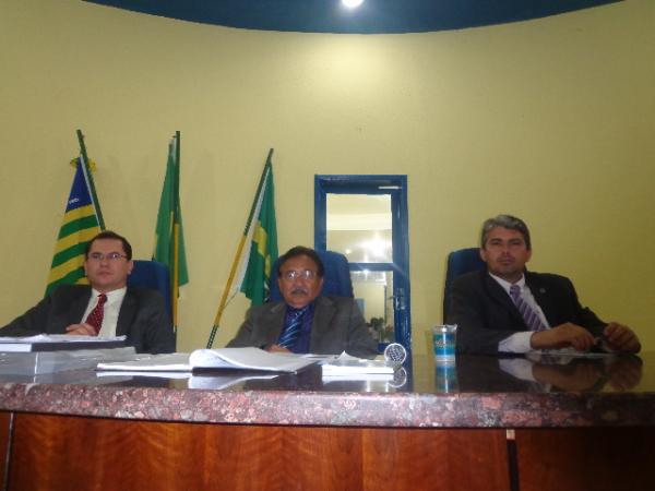 Vereadores Lauro C&eacute;sar de Morais (PDT), Manoel Simpl&iacute;cio da Silva (PV) e Maur&iacute;cio Bezerra Silva (PTB).(Imagem:FlorianoNews)