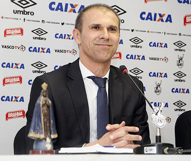 Sport anuncia contratação do técnico Milton Mendes