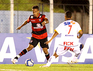 Com campanhas idênticas, Prudente e Vitória ficam no empate sem gols