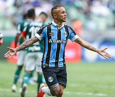 Grêmio vence o Palmeiras, e Flamengo é campeão brasileiro antecipado