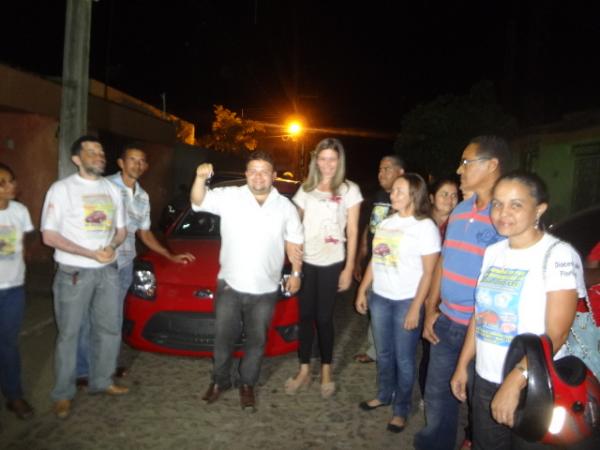 Realizada entrega de ve&iacute;culo ao ganhador da campanha do Mosteiro de Floriano.(Imagem:FlorianoNews)
