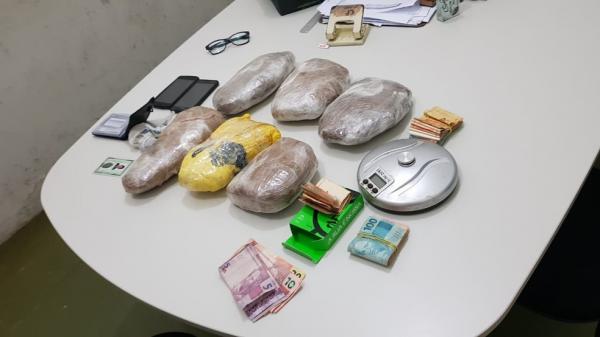 Droga apreendida com os suspeitos de atirar contra rep&oacute;rter de TV em Floriano.(Imagem:Divulga&ccedil;&atilde;o/Pol&iacute;cia Civil)