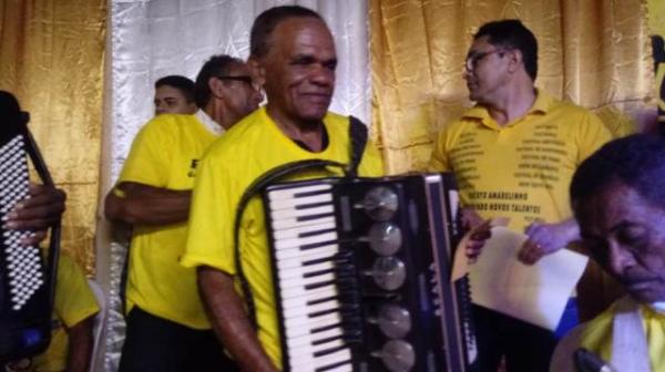 Apresenta&ccedil;&atilde;o do sanfoneiro Reizim(Imagem:FlorianoNews)