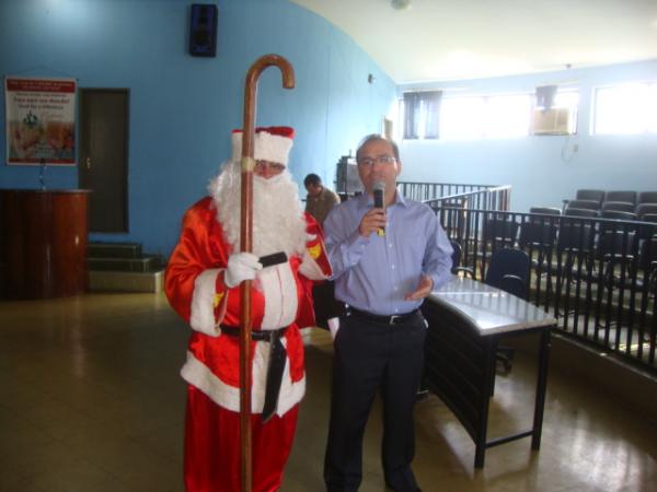 Papai Noel e Dr. Aderson(Imagem:reda&ccedil;ao)