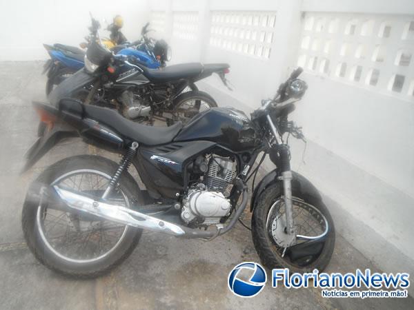 Moto envolvida na colis&atilde;o.(Imagem:FlorianoNews)