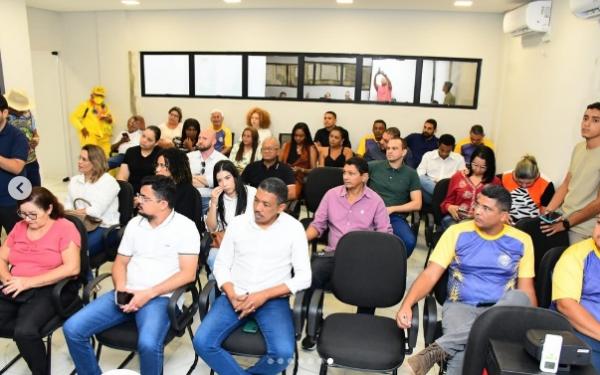 C&acirc;mara Municipal acompanha assinatura da ordem de servi&ccedil;o para constru&ccedil;&atilde;o do Espa&ccedil;o Comunit&aacute;rio da Vila Le&atilde;o(Imagem:Reprodu&ccedil;&atilde;o/Instagram)