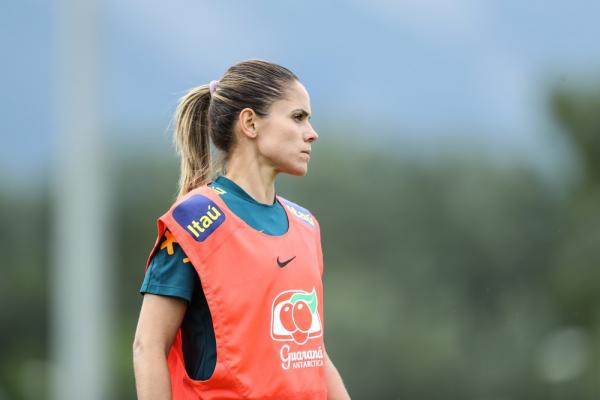 &Eacute;rika est&aacute; em processo de recupera&ccedil;&atilde;o de uma entorse no tornozelo direito.(Imagem:Renner Pinheiro/Mowa Press)