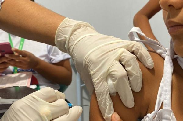As vacinas ofertadas pelo SUS são as mais atualizadas contra as cepas em circulação e esquema de vacinação contra a covid-19.(Imagem:Ascom Sesapi)