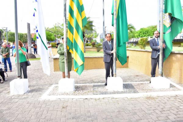 Vereadores participam da abertura da Semana da Pátria em Floriano.(Imagem:CMF)