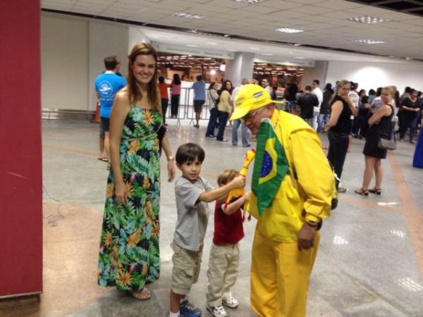 Rep&oacute;rter Amarelinho desembarca em Bras&iacute;lia.(Imagem:FlorianoNews)