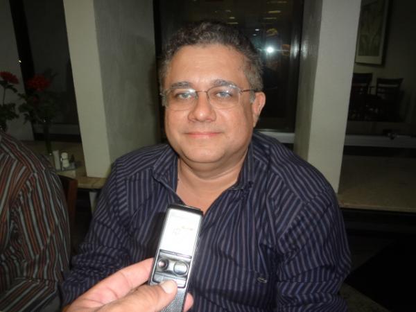 No Dia do Médico, Dr. Pedro Attem parabeniza categoria florianense