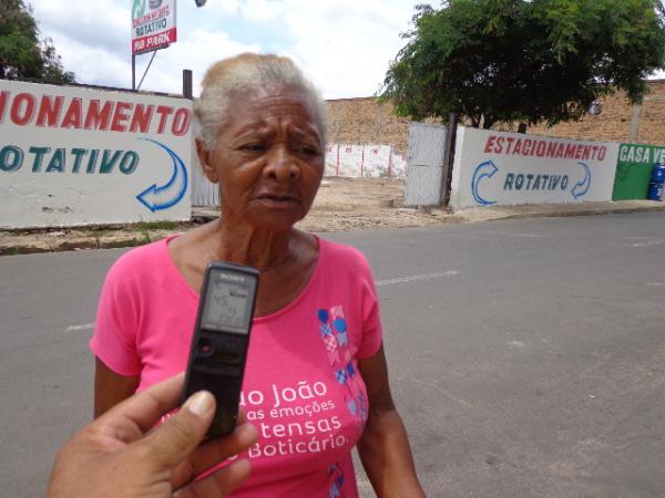 Dona Daguia, m&atilde;e do agredido.(Imagem:FlorianoNews)