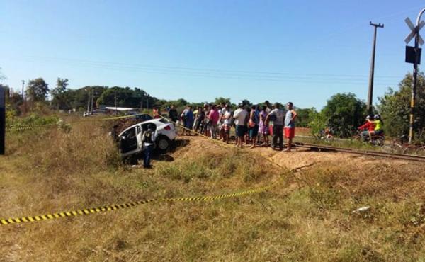 Suspeito dispara 20 tiros em carro e fere gravemente tr&ecirc;s pessoas no Dirceu.(Imagem:Cidadeverde.com)