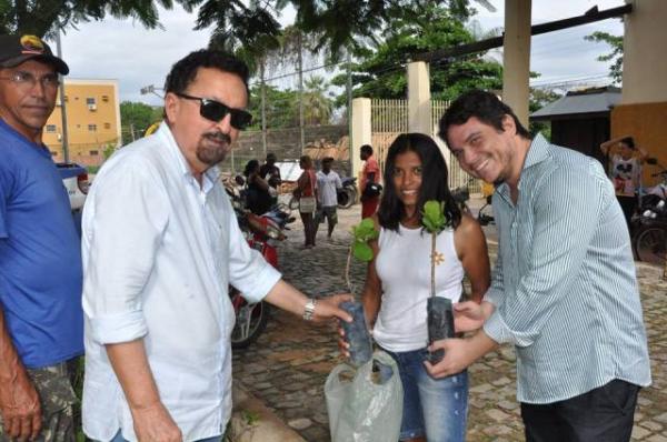 SDR realiza distribui&ccedil;&atilde;o de sementes de feij&atilde;o e mudas de caju.(Imagem:SECOM)