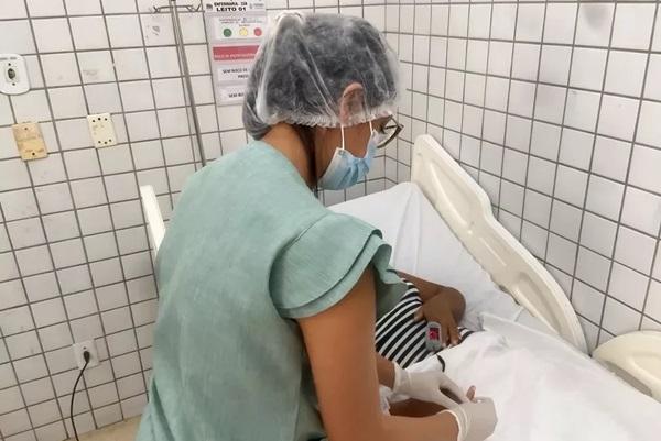 Adolescente de 17 anos é submetida a cirurgia inédita no coração em Teresina