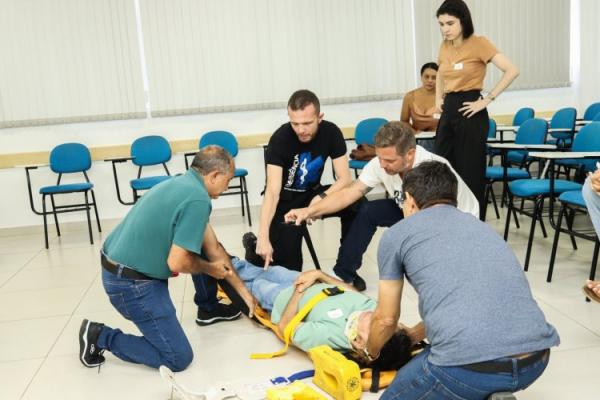 SAMU de Floriano realiza capacitação para aprimorar atendimento de urgência e emergência(Imagem:Secom)
