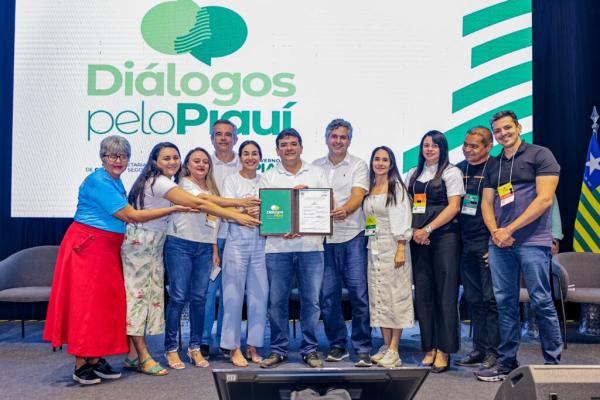 Diálogos pelo Piauí: em plenária, Rafael Fonteles mostra avanços e colhe sugestões para mais investimentos no Vale do Guaribas(Imagem:Divulgação)