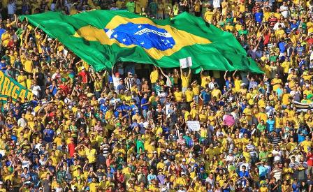 Com gasto médio de R$ 20 mil, torcedor brasileiro busca pacotes para a Copa