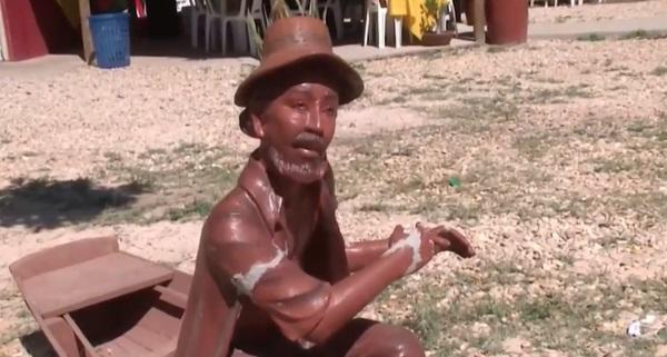 Pe&ccedil;a danificada no parque precisou ser restaurada(Imagem:TV Clube)