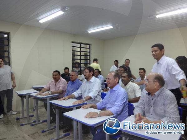 Reforma, amplia&ccedil;&atilde;o, climatiza&ccedil;&atilde;o e equipagem da Escola Municipal Martinho de Sousa Mendes.(Imagem:FlorianoNews)