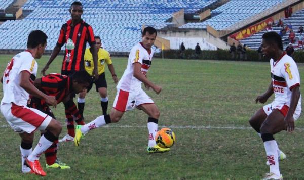 River-PI empatou seus dois &uacute;ltimos jogos em casa e perdeu a  lideran&ccedil;a.(Imagem: Daniel Cunha)