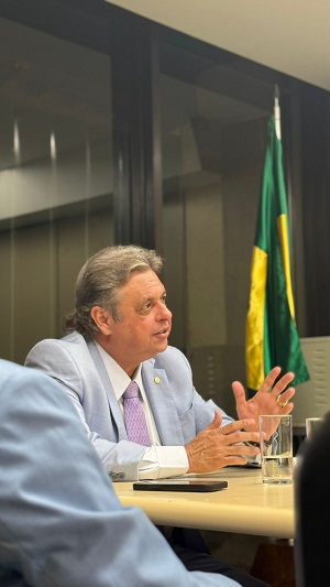 Júlio Arcoverde critica Lula por veto a aumento de cadeiras no Nordeste