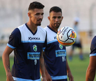 De volta ao Altos, Manoel quer menos erros e mais conquistas