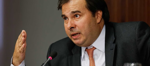 Líderes partidários negociam acordo sobre proposta que adia eleições municipais