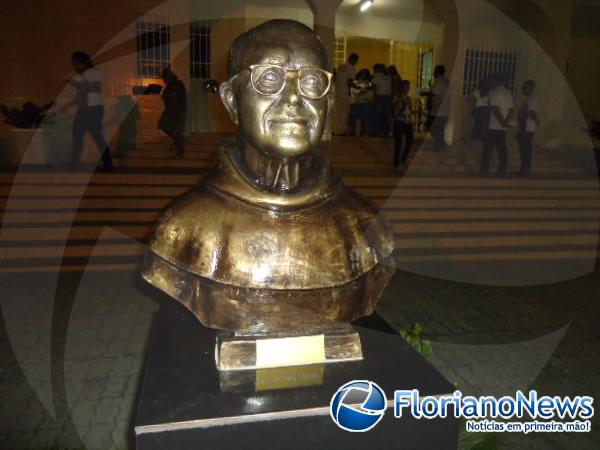 Encerramento dos festejos a Santa Beatriz marcado por missa e inaugura&ccedil;&atilde;o de busto de Frei Ant&ocirc;nio(Imagem:FlorianoNews)