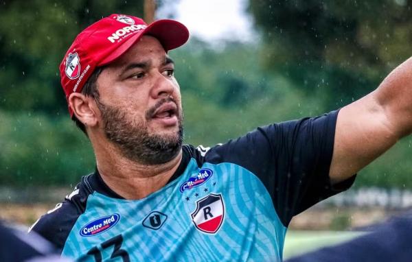 Dico Woolley, t&eacute;cnico do River-PI.(Imagem:Maria Vit&oacute;ria/River AC)