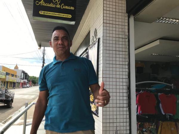 Edmilson, propriet&aacute;rio da loja. (Imagem:FlorianoNews)