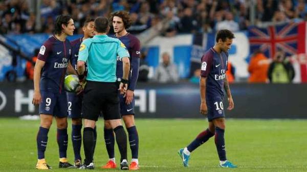 Neymar detona árbitro após ser expulso de jogo do PSG: "Quis aparecer"
