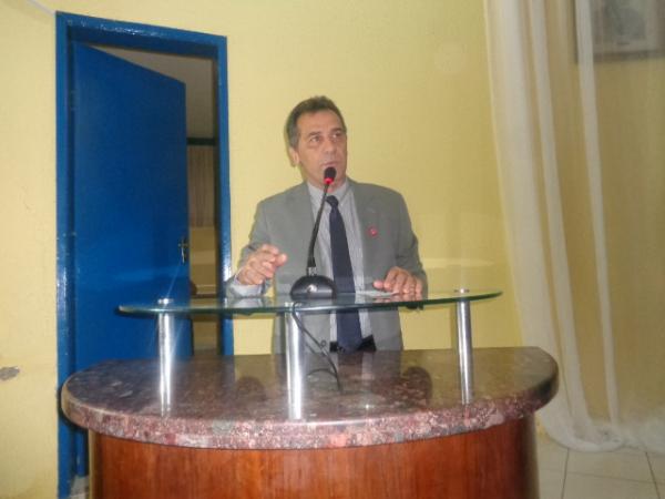 Prefeito Gilberto J&uacute;nior(Imagem:FlorianoNews)