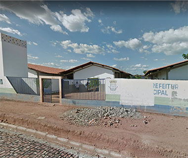 Adolescente invade sala de professores em escola de Teresina e faz arrastão
