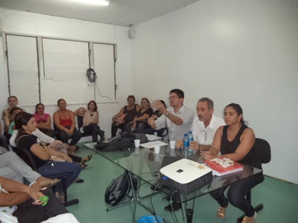 Reuni&atilde;o esclarece d&uacute;vidas sobre a terceiriza&ccedil;&atilde;o do Hospital Regional de Floriano.(Imagem:FlorianoNews)