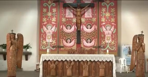 Altar da Igreja Nossa Senhora de Lourdes, bairro Vermelha.(Imagem:Reprodu&ccedil;&atilde;o / TV Clube)