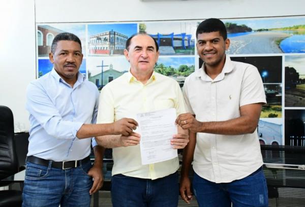 Prefeitura de Floriano autoriza novos investimentos em infraestrutura e saúde(Imagem:Secom)