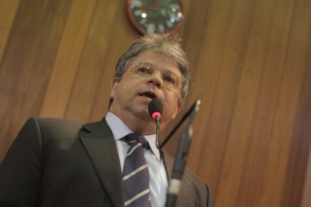 Gustavo Neiva contesta a premiação das PPPs do Piauí