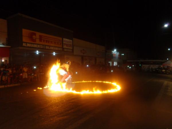 Cajueiro Motos promoveu Show de manobras com a Equipe For&ccedil;a e Ac&atilde;o em Floriano.(Imagem:FlorianoNews)