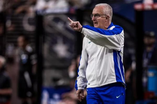 Dorival J&uacute;nior durante partida contra o Uruguai pela Copa Am&eacute;rica.(Imagem:Pedro Martins / Foto FC)
