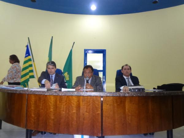 Vereadores Mauricio Bezerra (PTB) , Manoel Simpl&iacute;cio da Silva (PV) e Ant&ocirc;nio Reis (PSDC).(Imagem:FlorianoNews)