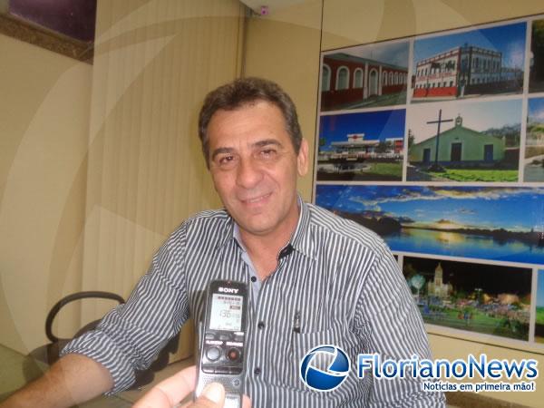 Prefeito Gilberto J&uacute;nior(Imagem:FlorianoNews)