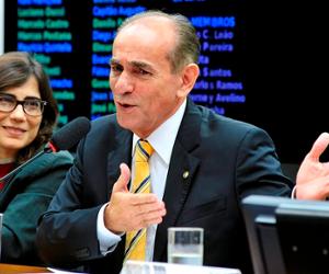 Dilma confirma Marcelo Castro para o Ministério da Saúde