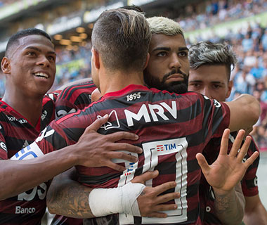 Flamengo vence o Grêmio com reservas e fica a uma vitória do título Brasileiro
