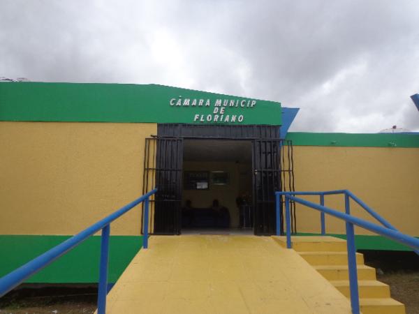 C&acirc;mara Municipal de Floriano.(Imagem:FlorianoNews)