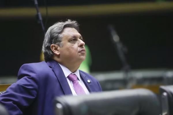 Deputado federal Júlio Arcoverde é transferido para SP após sofrer acidente em casa em Teresina