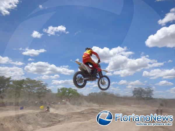 Realizada a 1&ordm; edi&ccedil;&atilde;o de Motocross de Bar&atilde;o de Graja&uacute;.(Imagem:FlorianoNews)