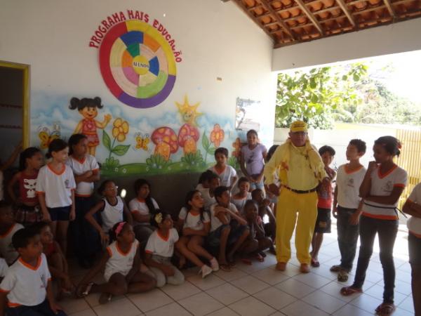 Rep&oacute;rter Amarelinho inicia preparativos para o Show do Carrapeta 2012.(Imagem:FlorianoNews)